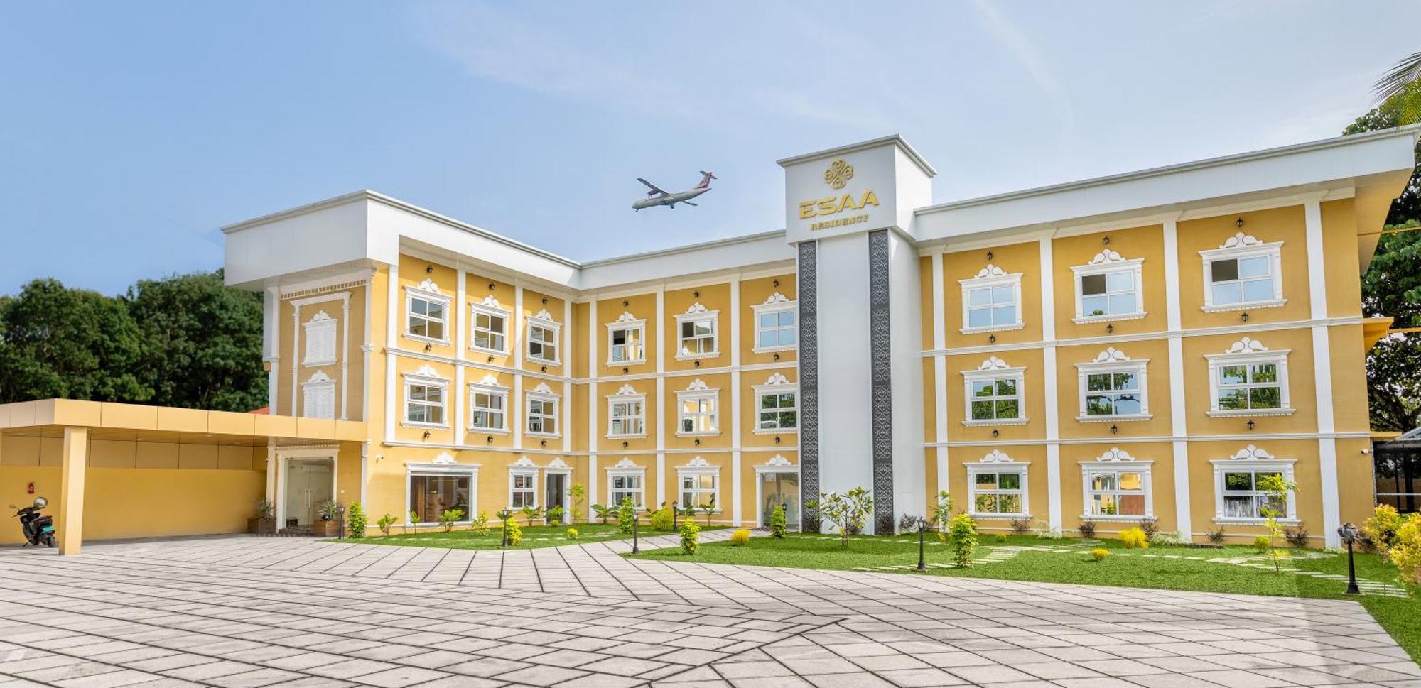 Esaa Airport Hotel Kochi Exterior photo